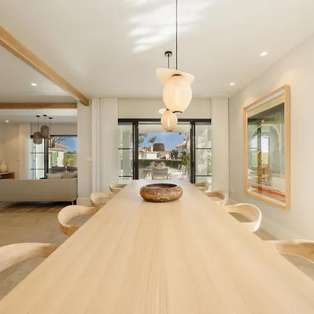 Mediterranean Villa, On One Floor, With Private Heated Pool, Large Garden And Terrace And Close To The Sea, In Villa *