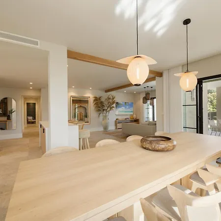Villa Mediterranean Villa, On One Floor, With Private Heated Pool, Large Garden And Terrace And Close To The Sea, In
