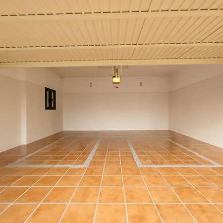 Mediterranean Villa, On One Floor, With Private Heated Pool, Large Garden And Terrace And Close To The Sea, In * La Cala De Mijas