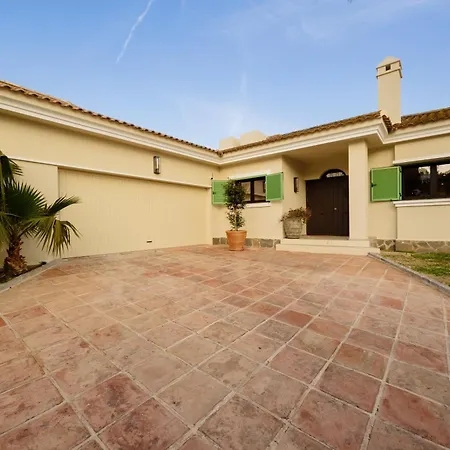 Villa Mediterranean Villa, On One Floor, With Private Heated Pool, Large Garden And Terrace And Close To The Sea, In La Cala De Mijas