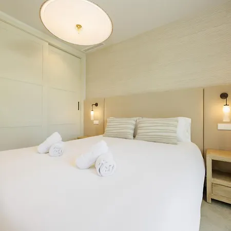 Villa Mediterranean Villa, On One Floor, With Private Heated Pool, Large Garden And Terrace And Close To The Sea, In