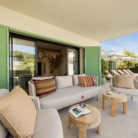 Mediterranean Villa, On One Floor, With Private Heated Pool, Large Garden And Terrace And Close To The Sea, In Villa *